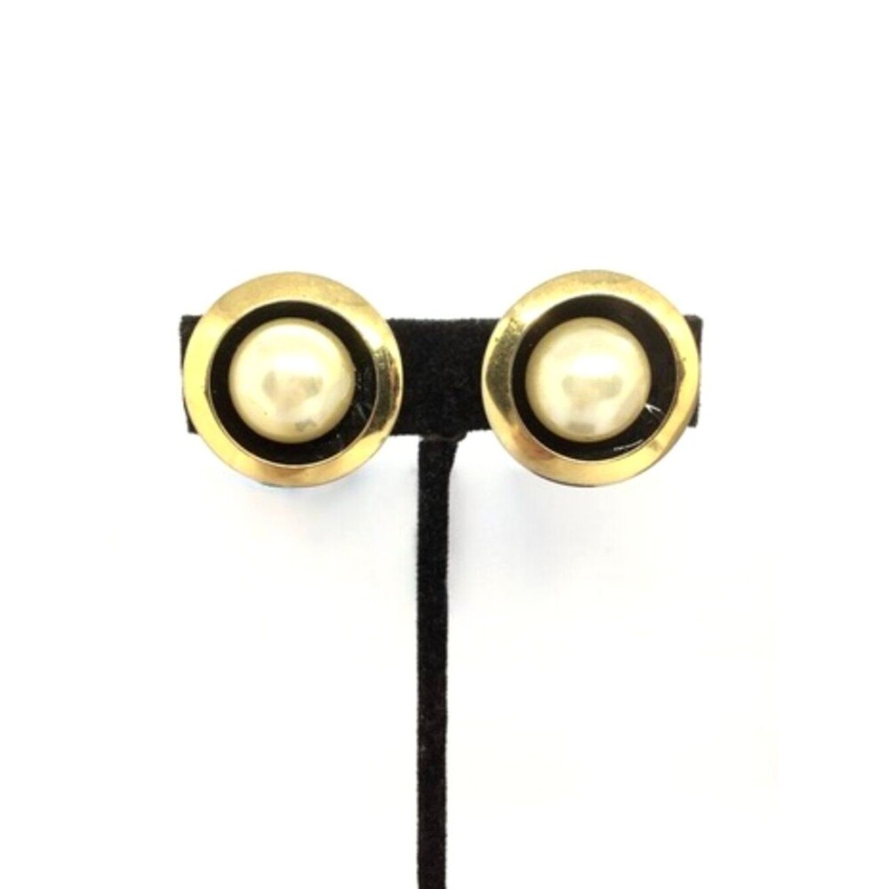 VINTAGE HATTIE CARNEGIE Earrings Gold Tone Faux Pearl Black Enamel Clip On